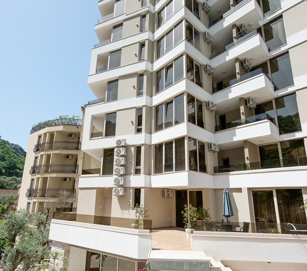 New tiny luxury apartment near sea with pool in Rafailovići, 50 m²