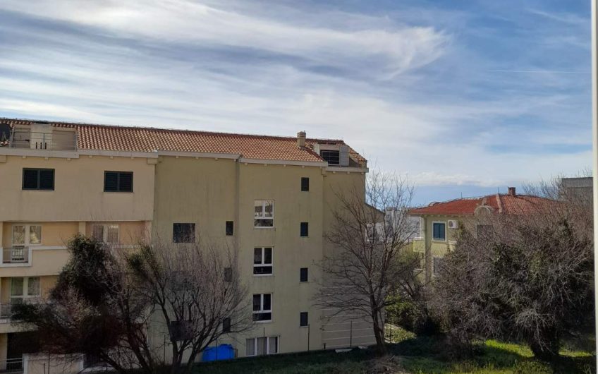 Small one-bedroom apartment in Petrovac, 45 m²