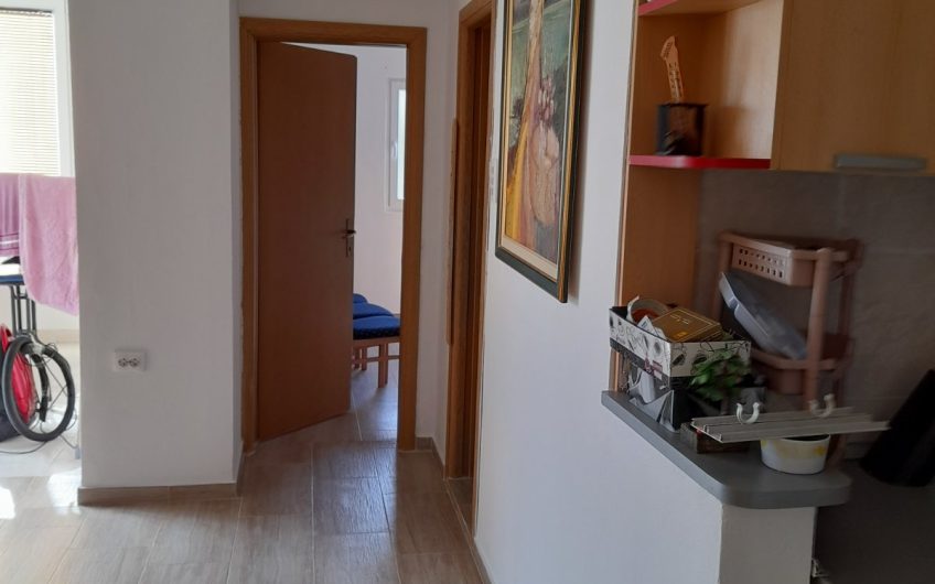 Small one-bedroom apartment in Petrovac, 45 m²