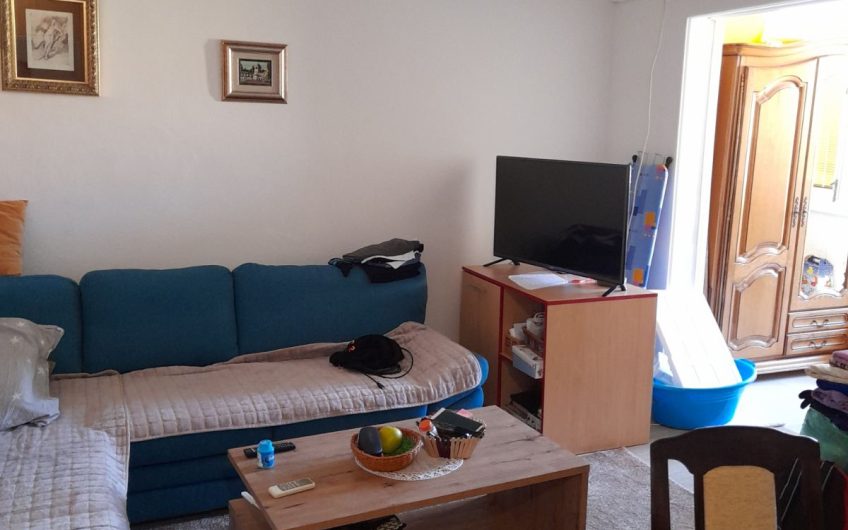 Small one-bedroom apartment in Petrovac, 45 m²