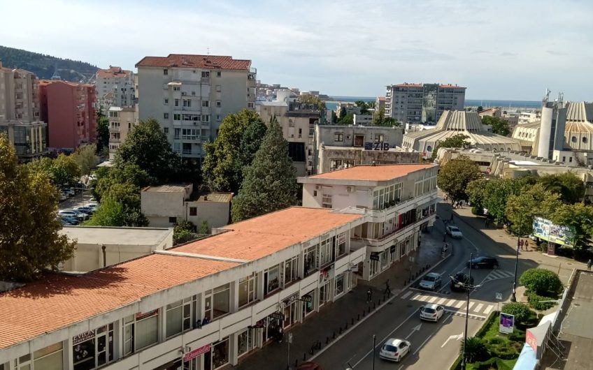Large two-bedroom apartment with three balconies in center of Bar, 84 m²