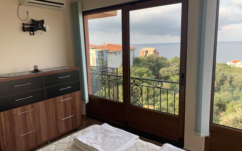 Two-bedroom apartment with seaview in Dobra Voda, 65 m²