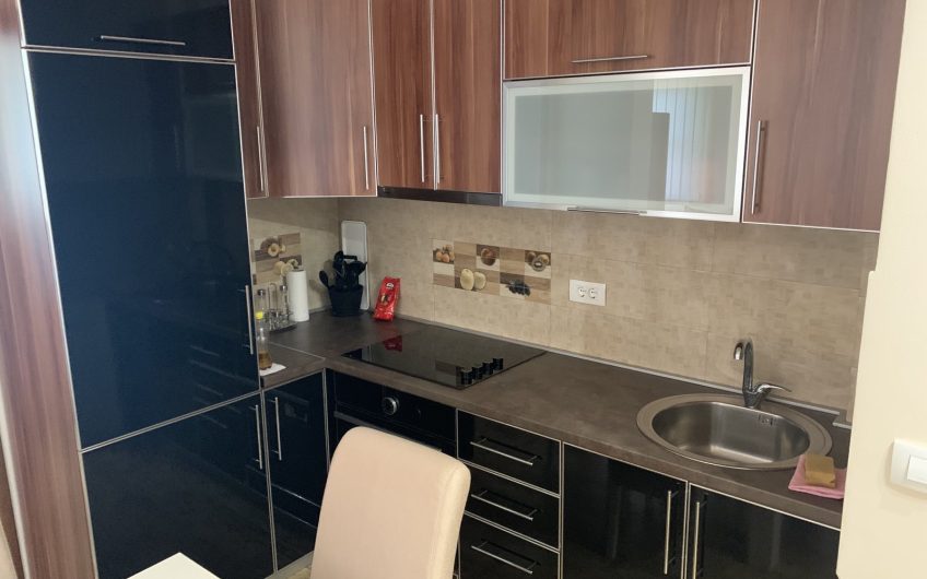 Two-bedroom apartment with seaview in Dobra Voda, 65 m²