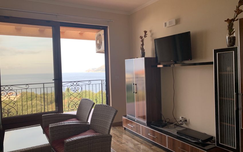 Two-bedroom apartment with seaview in Dobra Voda, 65 m²