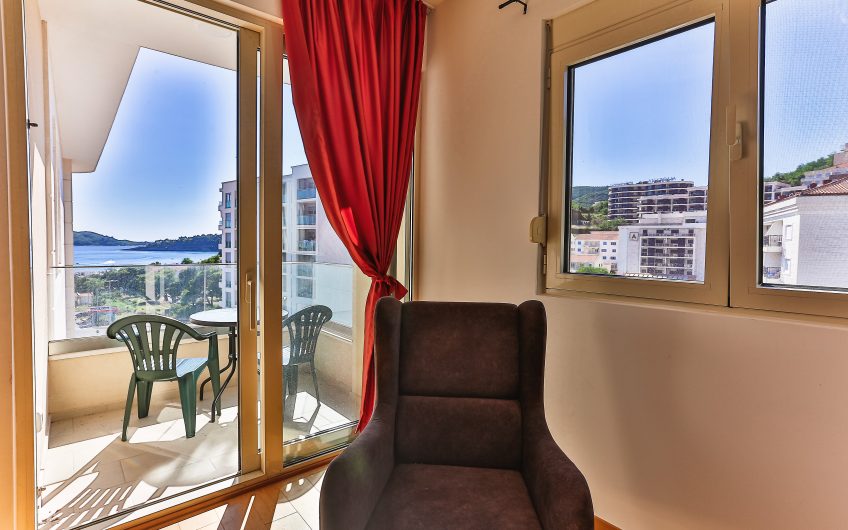 Luxury new one-bedroom apartment in Bečići, 47 m²