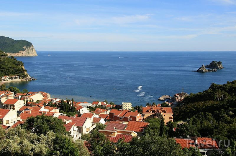 Large two-bedroom apartment with beautiful panoramic seaview and pool in Petrovac, 128 m²