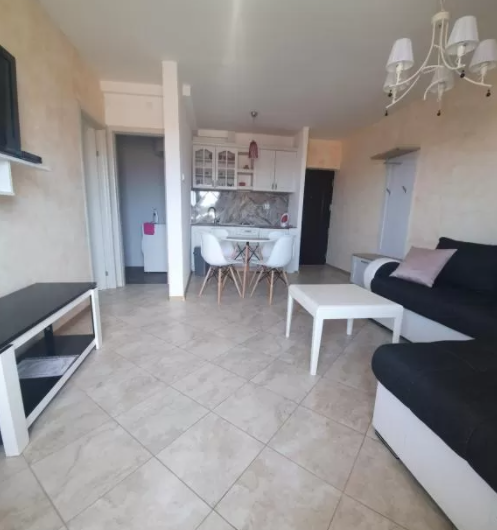 Tiny one-bedroom apartment with seaview in Petrovac, 36 m²
