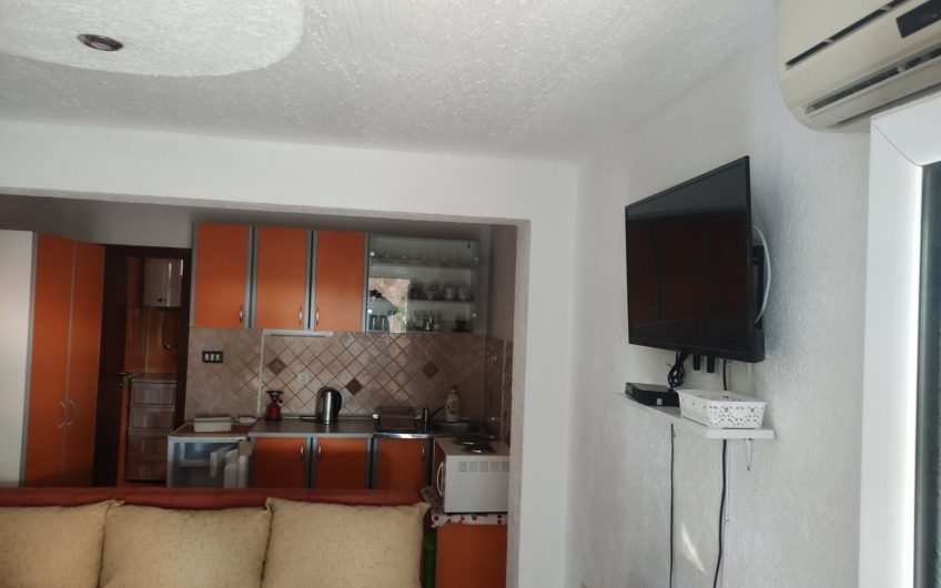 Three studios in new building in Petrovac, 66 m²