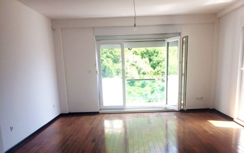 Large two-bedroom apartment with beautiful panoramic seaview and pool in Petrovac, 128 m²