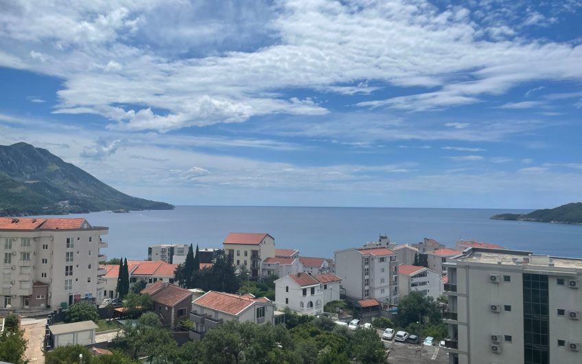 One-bedroom apartment with seaview in Bečići, 47 m²