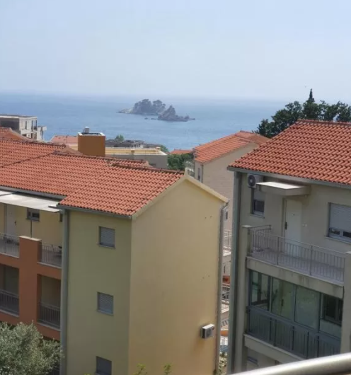Tiny one-bedroom apartment with seaview in Petrovac, 36 m²