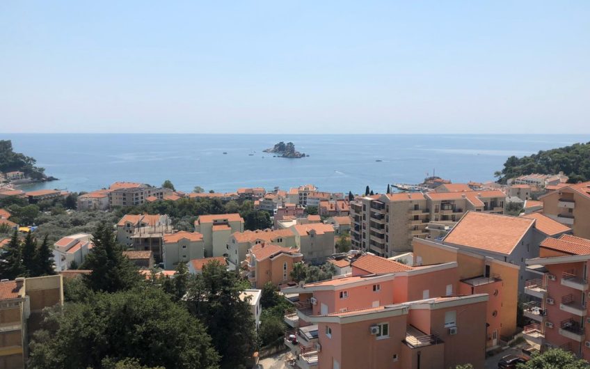 Two-bedroom apartment with seaview in Petrovac, 84 m²