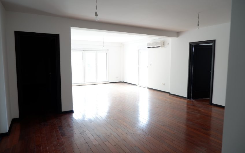 Large two-bedroom apartment with beautiful panoramic seaview and pool in Petrovac, 128 m²
