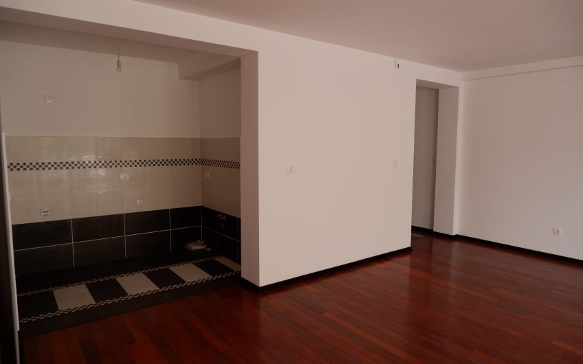 Large two-bedroom apartment with beautiful panoramic seaview and pool in Petrovac, 128 m²