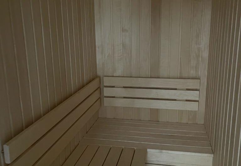 Large penthouse in Šušanj with seaview, jacuzzi and sauna, 144 m²