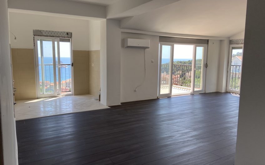 Two-bedroom apartment in Petrovac, 84 m²
