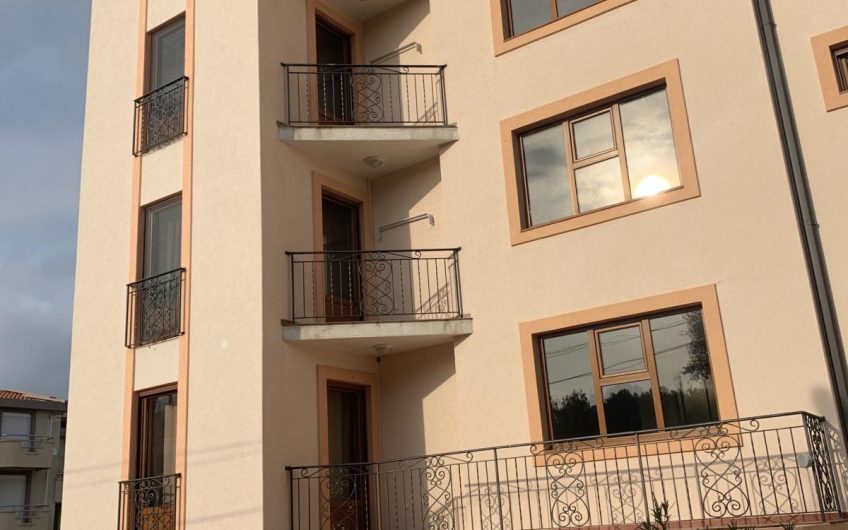 Two-bedroom apartment with seaview in Dobra Voda, 65 m²
