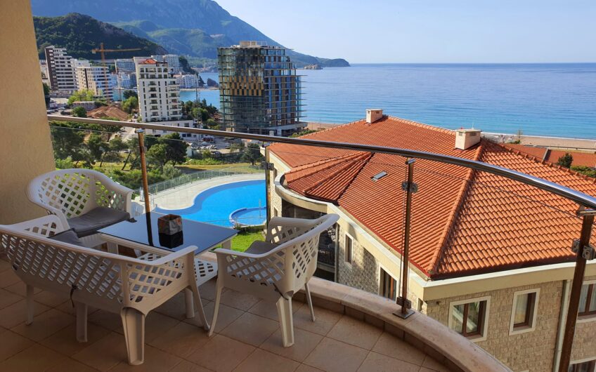 Large two-bedroom apartment with seaview and pool in Bečići, 93 m²