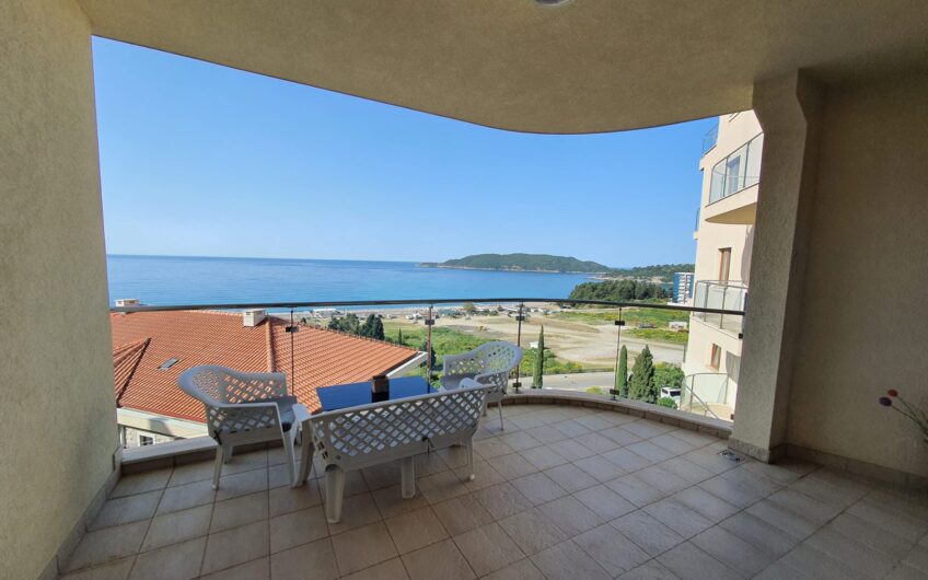 Large two-bedroom apartment with seaview and pool in Bečići, 93 m²