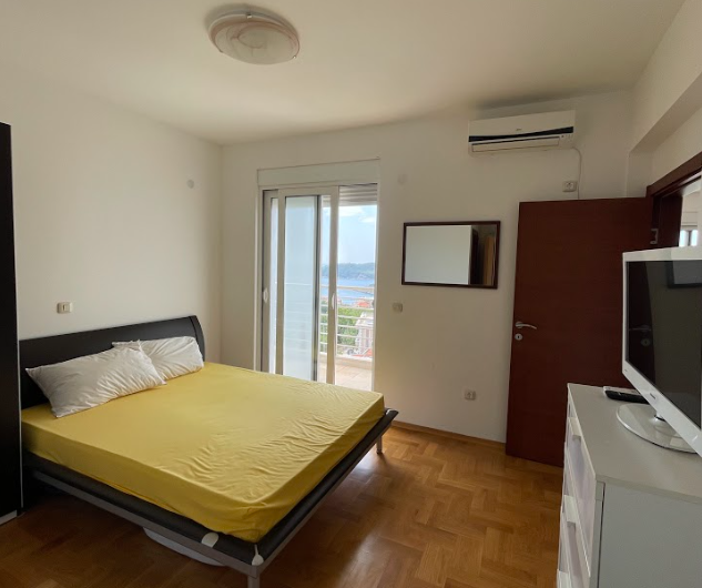 Two-bedroom apartment in Ivanovići with seaview and sauna, 78 m²